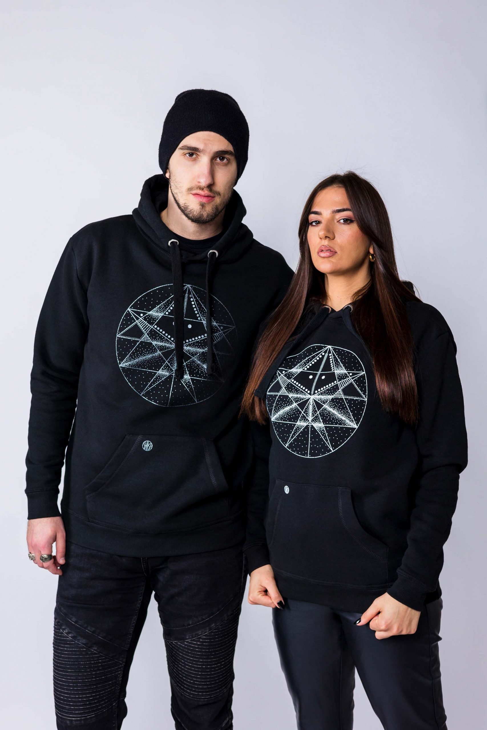 IMG_9037 unisex-crna-hoodica-mijesanih-vlakana-dot-creature